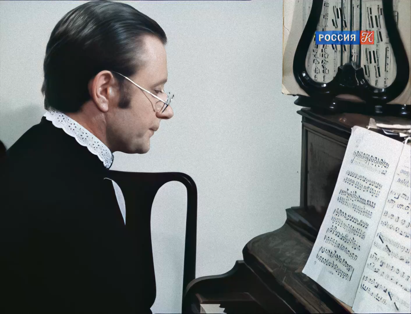 Небесные ласточки (1-я серия) (Россия К) 1080.mkv_snapshot_00.30.39.040.png