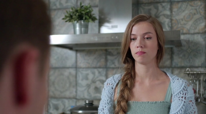 Верная жена S01E01 2024 WEBRip.avi_snapshot_14.51.png