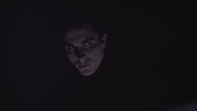 Equilibrium.2002.DUB.MVO.rus.HDRip.Open.Matte.mp4_snapshot_00.05.06_[2024.12.01_10.55.46].png