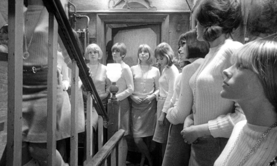 Сноровка... и как её приобрести.1965.BDRip AVC msltel.mkv_snapshot_00.02.08.152.jpg