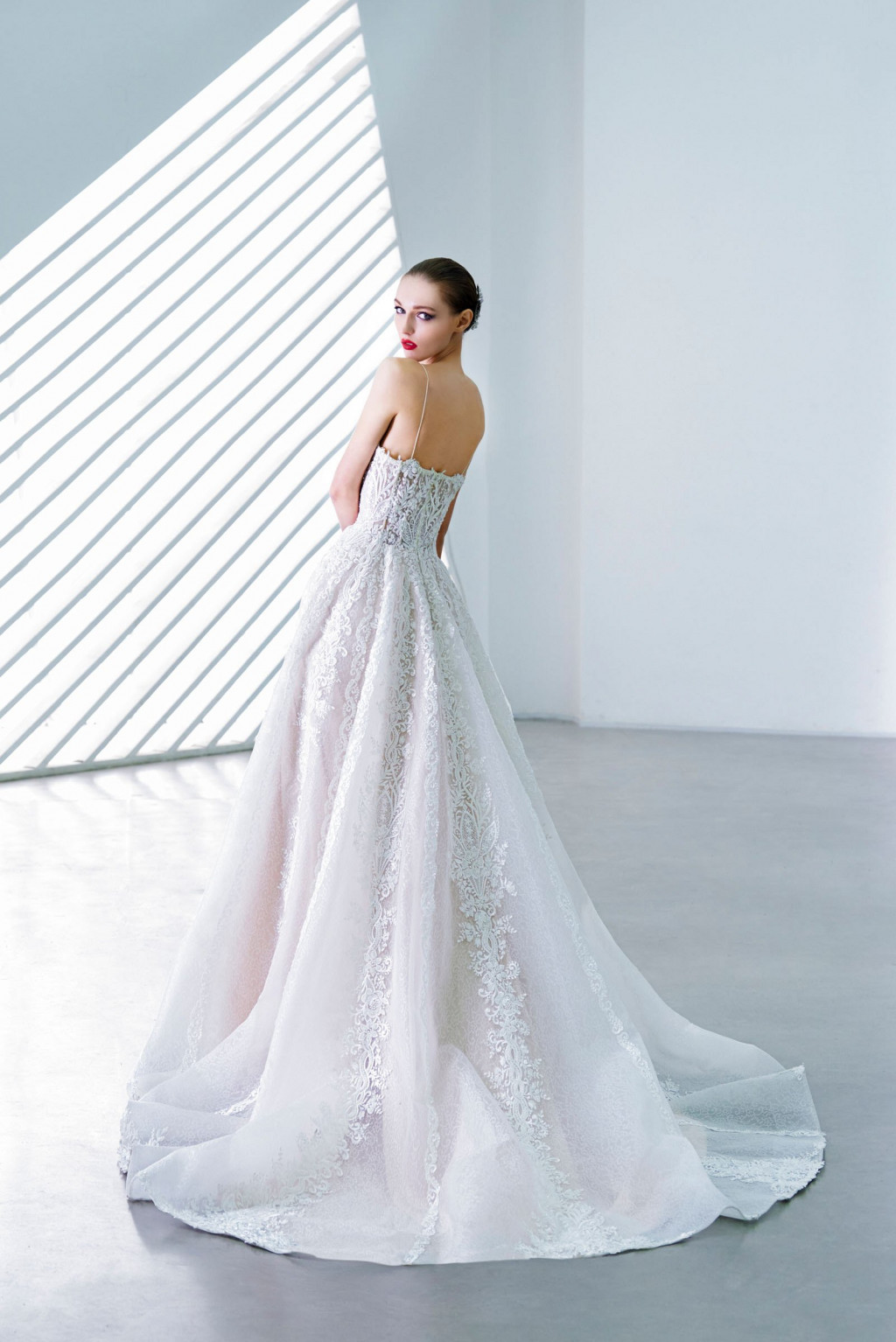 dany_tabet-bridal-2018-2019bluebox-0610_f-resp2400v.jpg