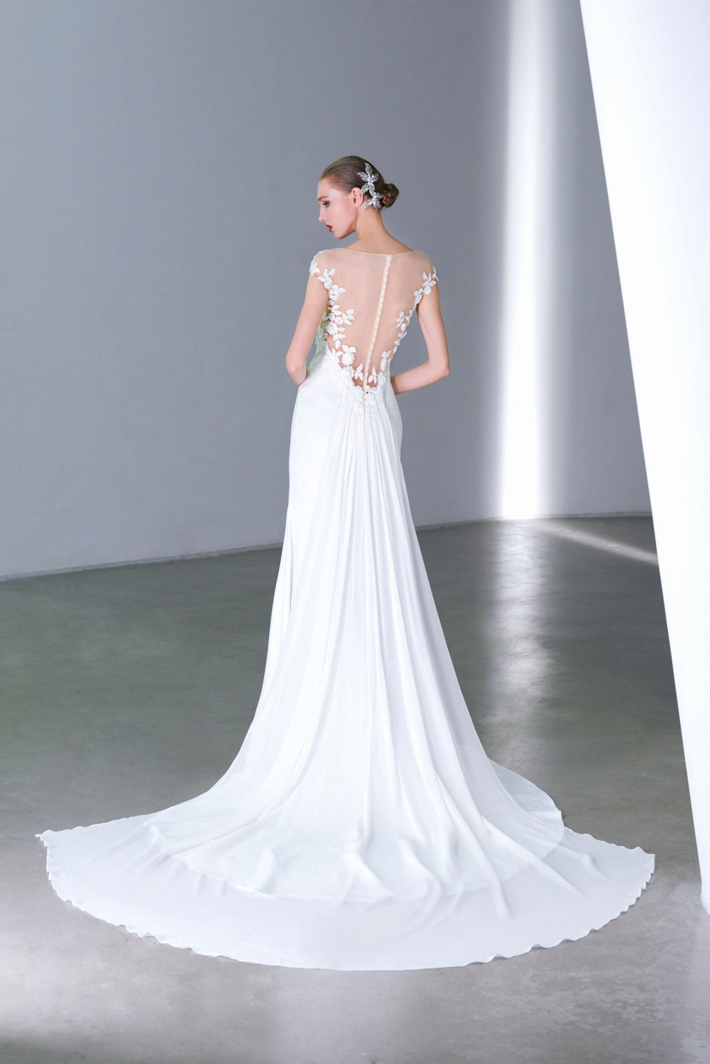 dany_tabet-bridal-2018-2019bluebox-1900_f-resp2400v.jpg