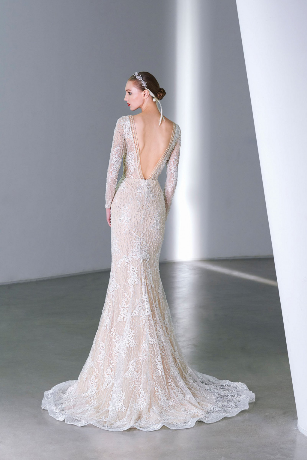 dany_tabet-bridal-2018-2019bluebox-2092_f-resp2400v.jpg