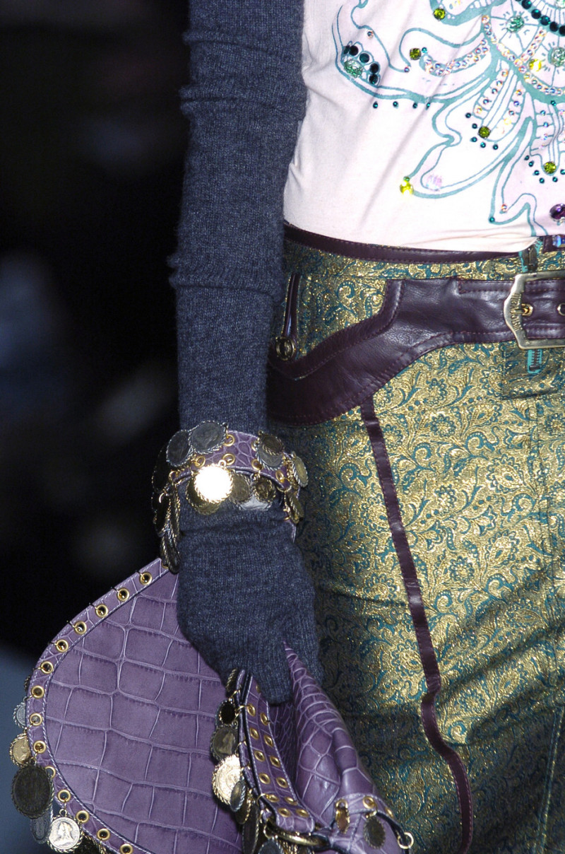 Just+Cavalli+Fall+2005+Details+ZaEn0zF-HAax.jpg