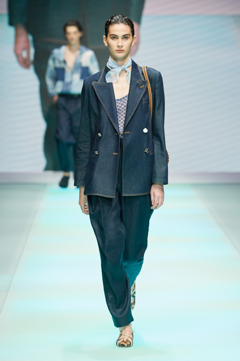 00001-Emporio-Armani-Spring-22-RTW-Milan-credit-gorunway.JPG