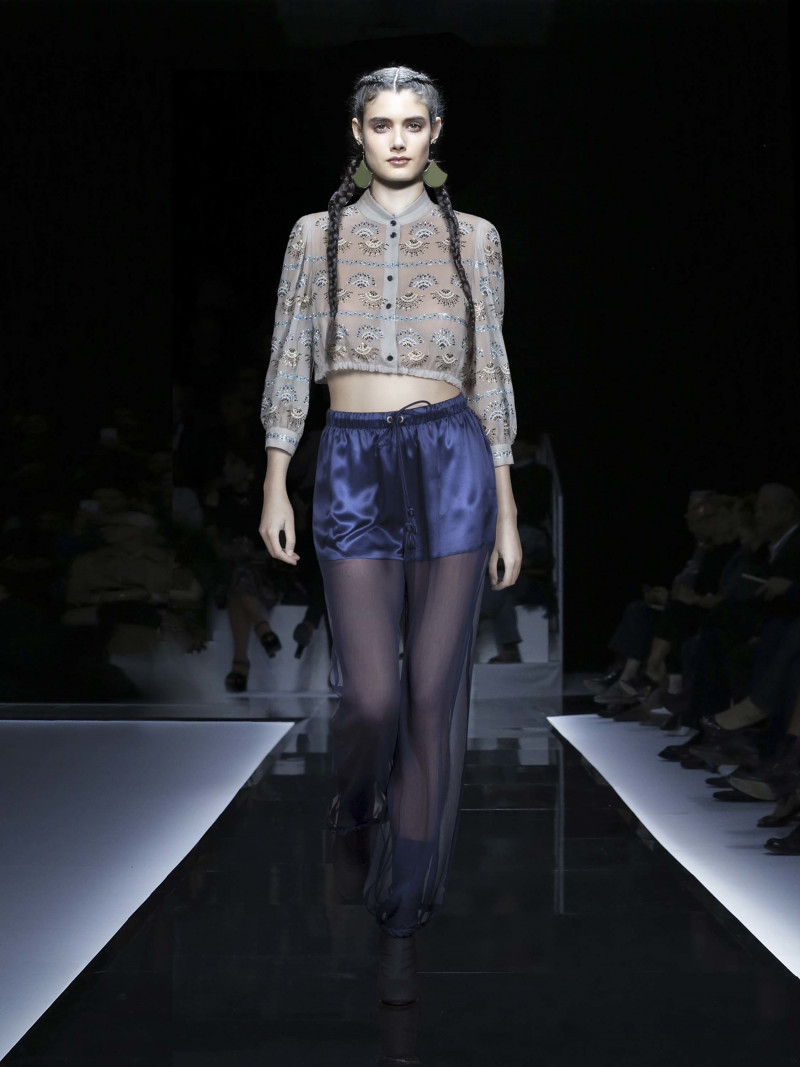 76-emporio-armani-spring-2017-rtw.jpg