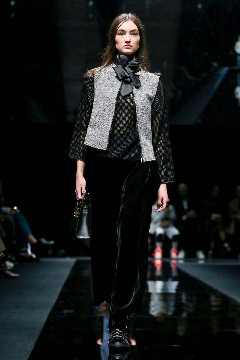 Emporio-Armani-RTW-FW20-Milan-6292-1582282511.jpg