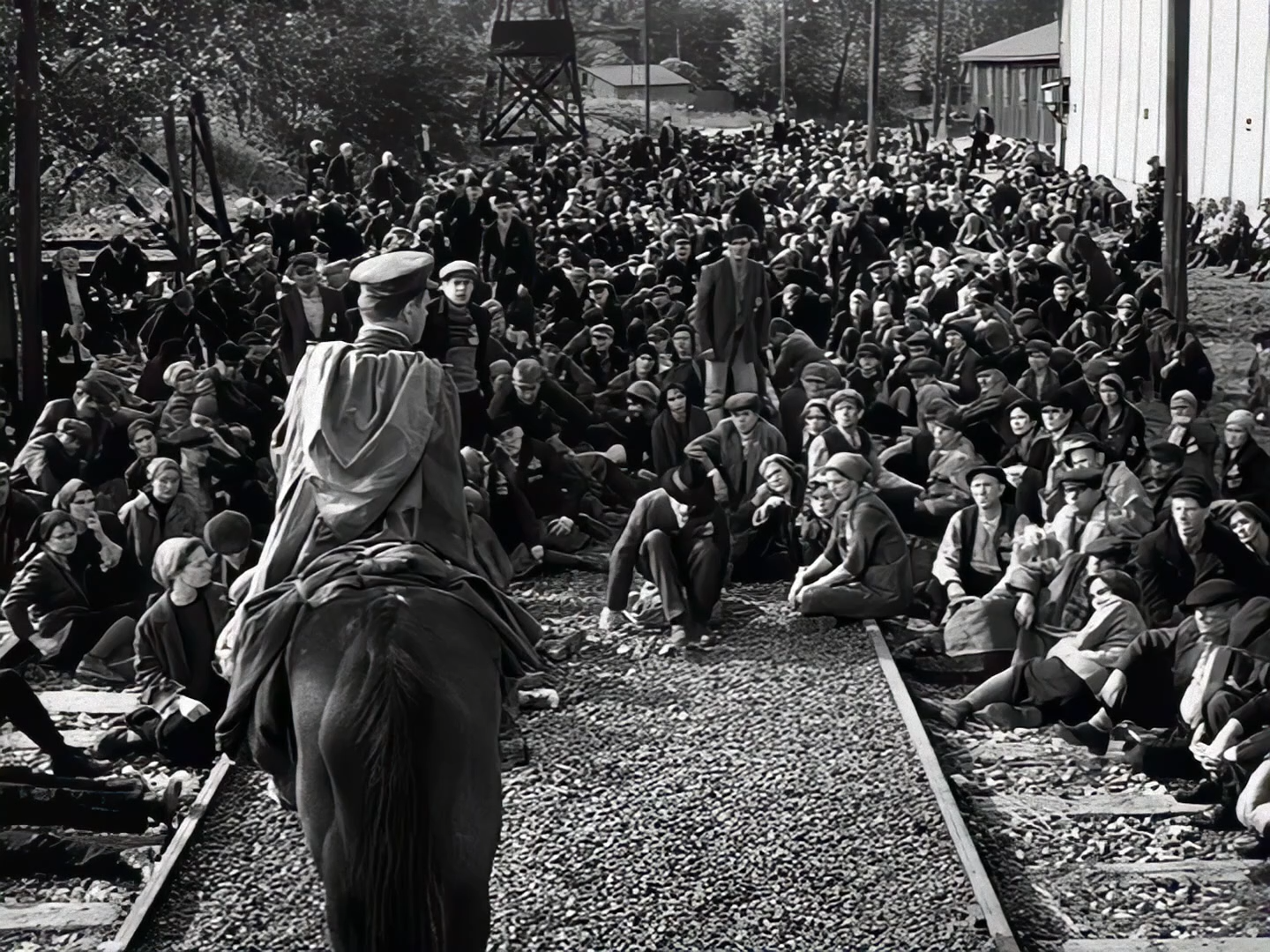 Список Шиндлера (1993) (Full Screen) 1080 AI .mkv_snapshot_03.02.18.969.png