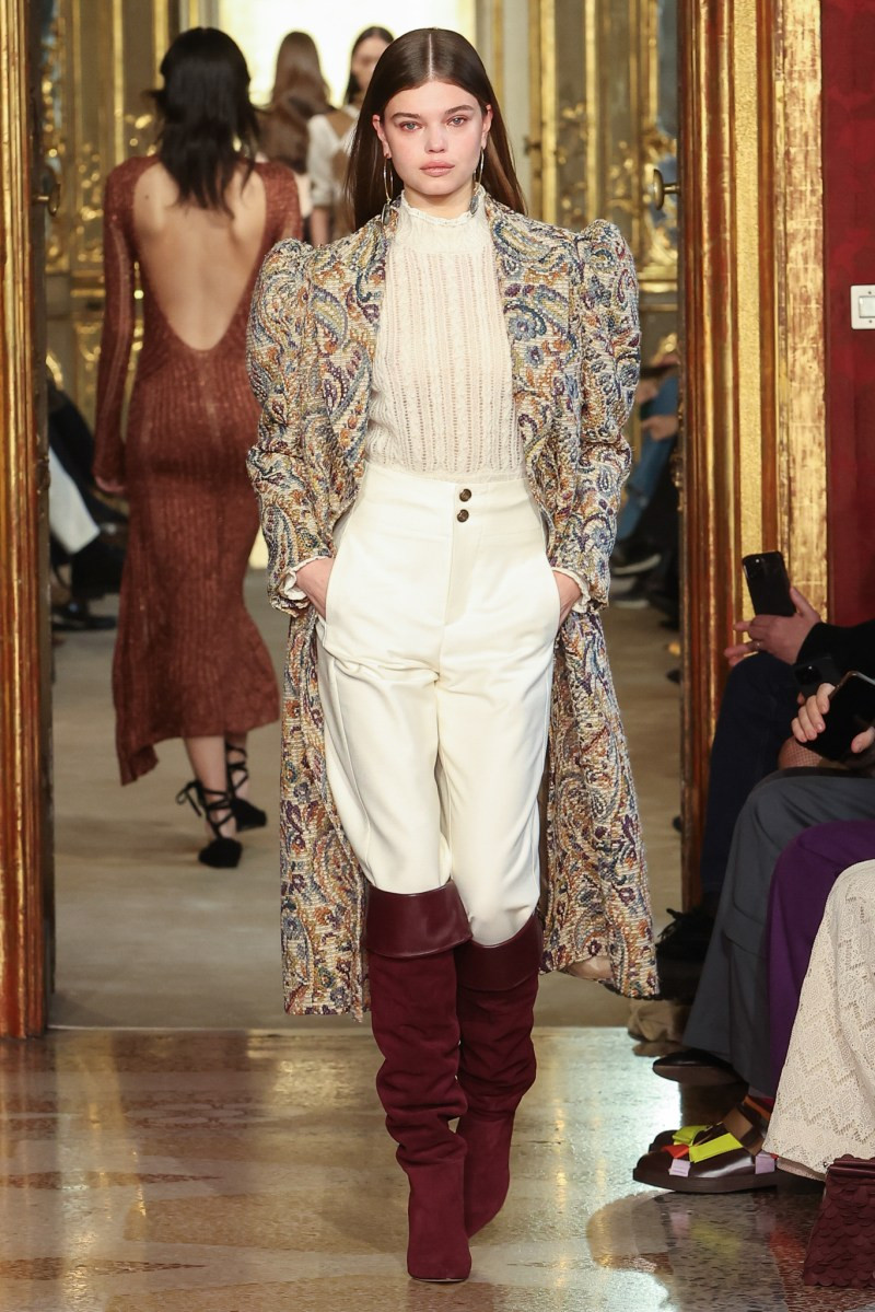 twinset-fall-25-rtw-r-ho-030.jpeg