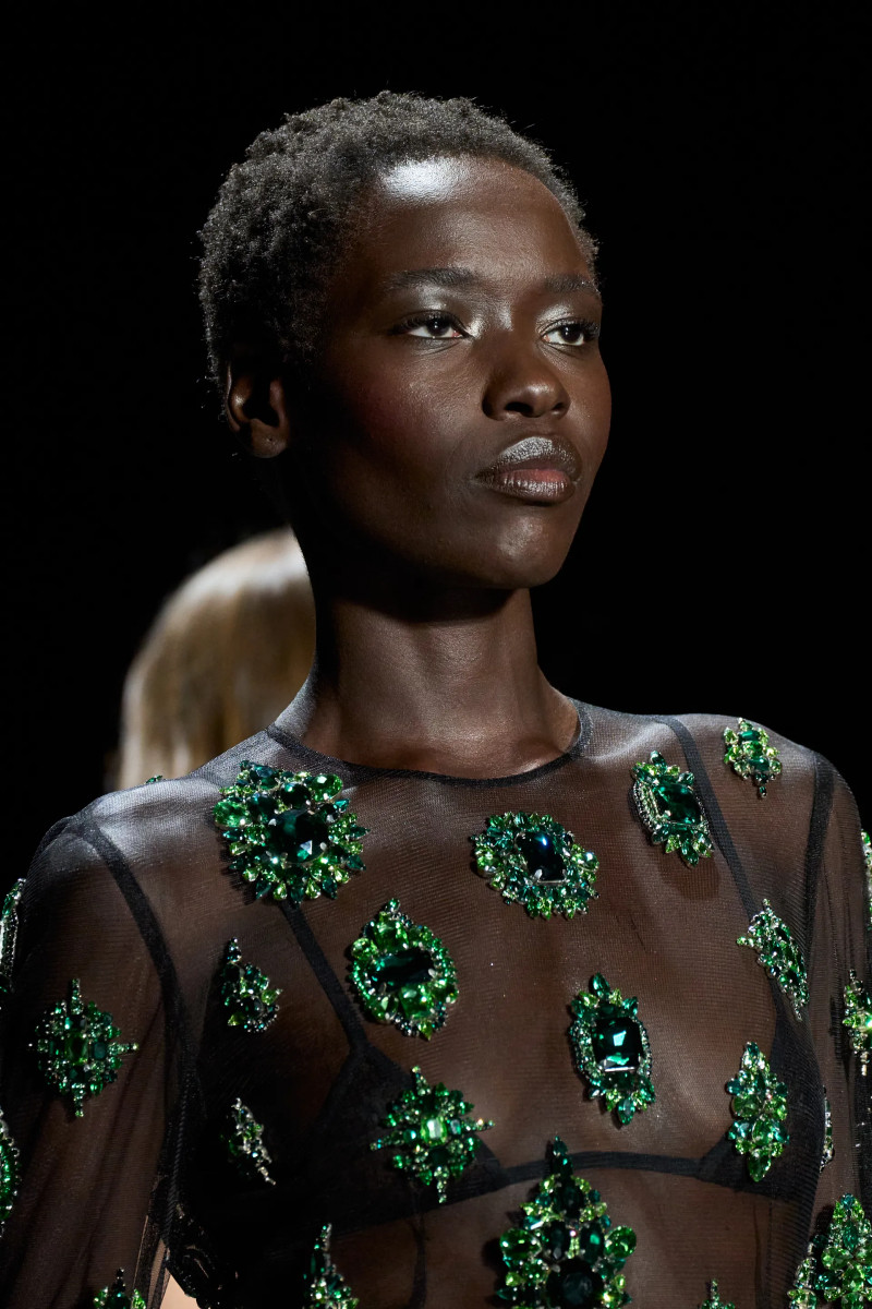 00244-dolce-and-gabbana-fall-2025-ready-to-wear-detail-credit-gorunway.webp