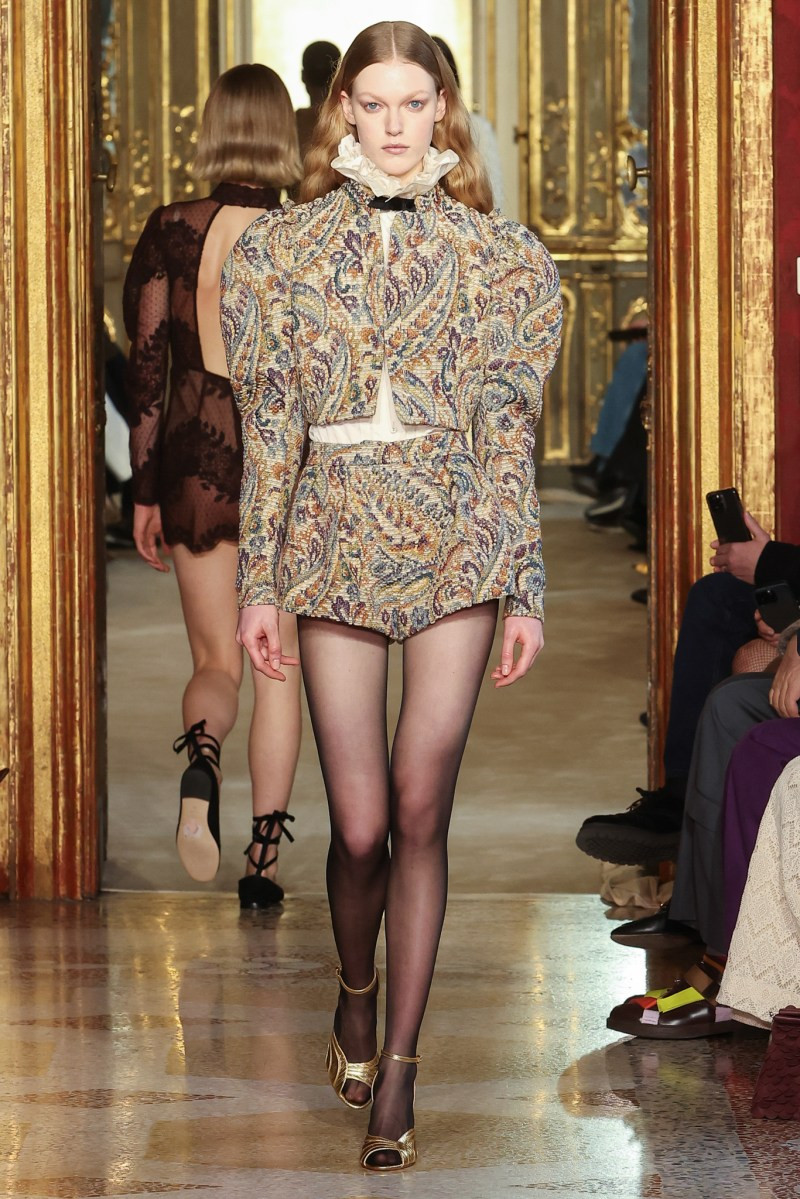 twinset-fall-25-rtw-r-ho-028.jpeg