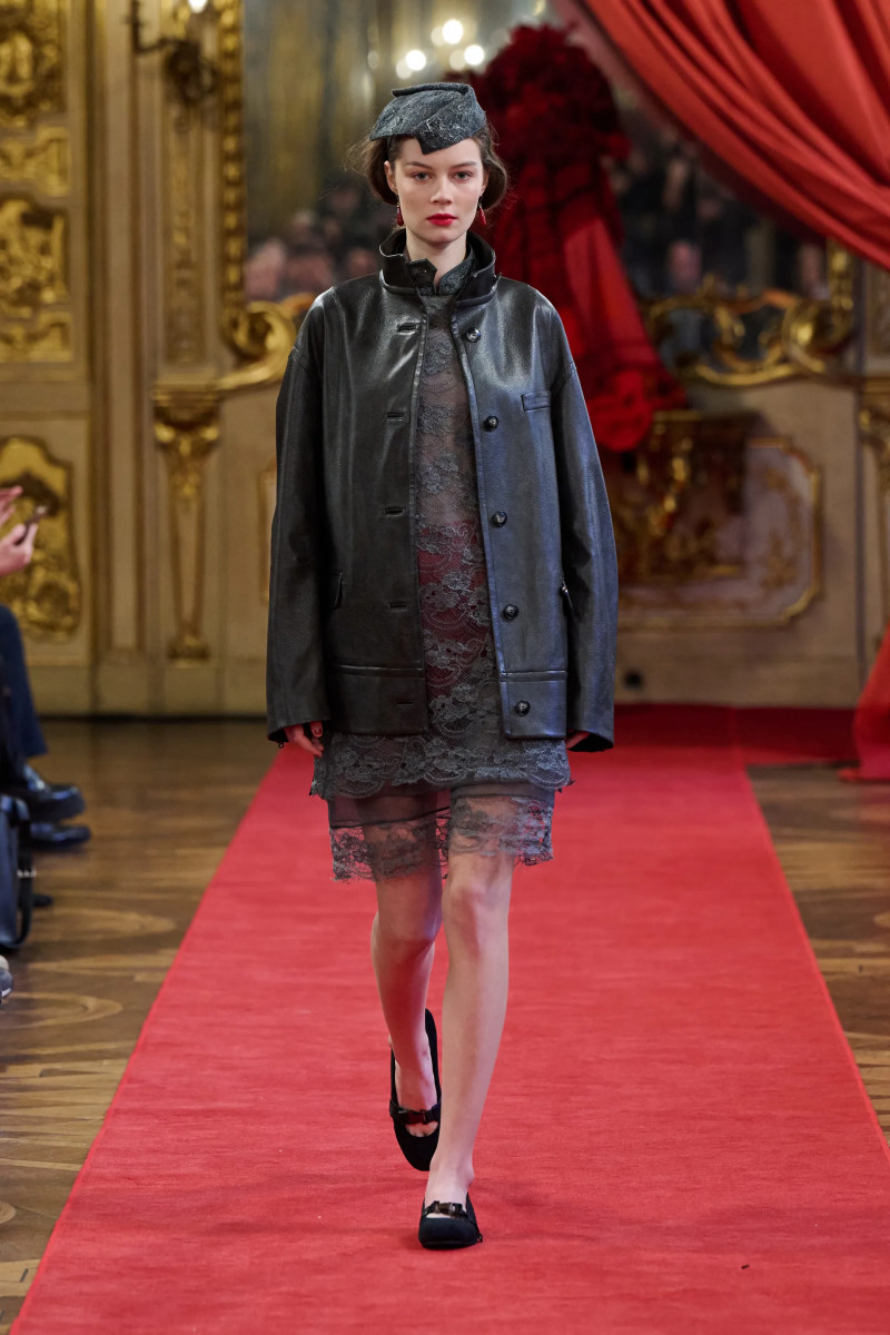00015-hui-fall-2025-ready-to-wear-credit-brand.webp