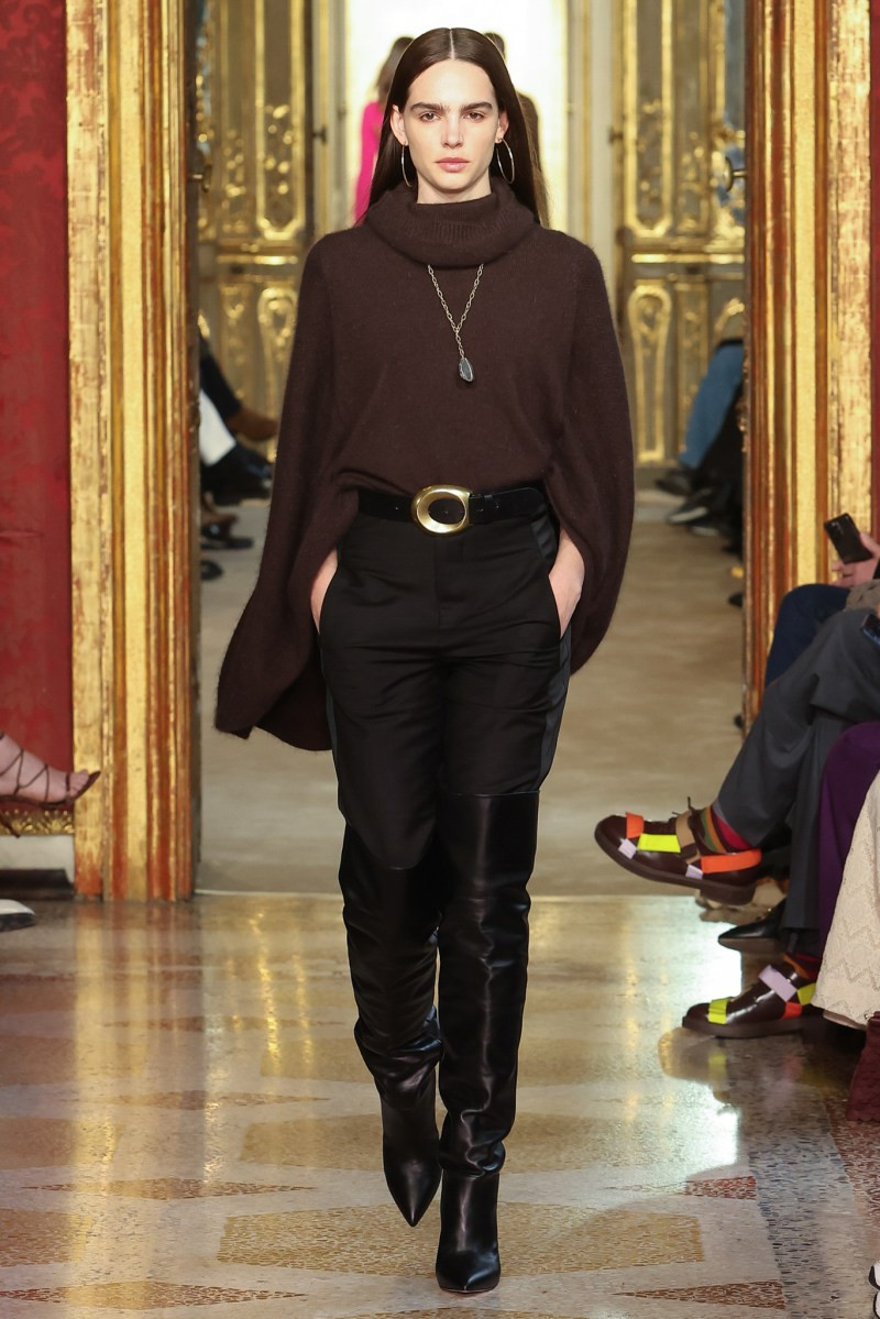 twinset-fall-25-rtw-r-ho-022.jpeg