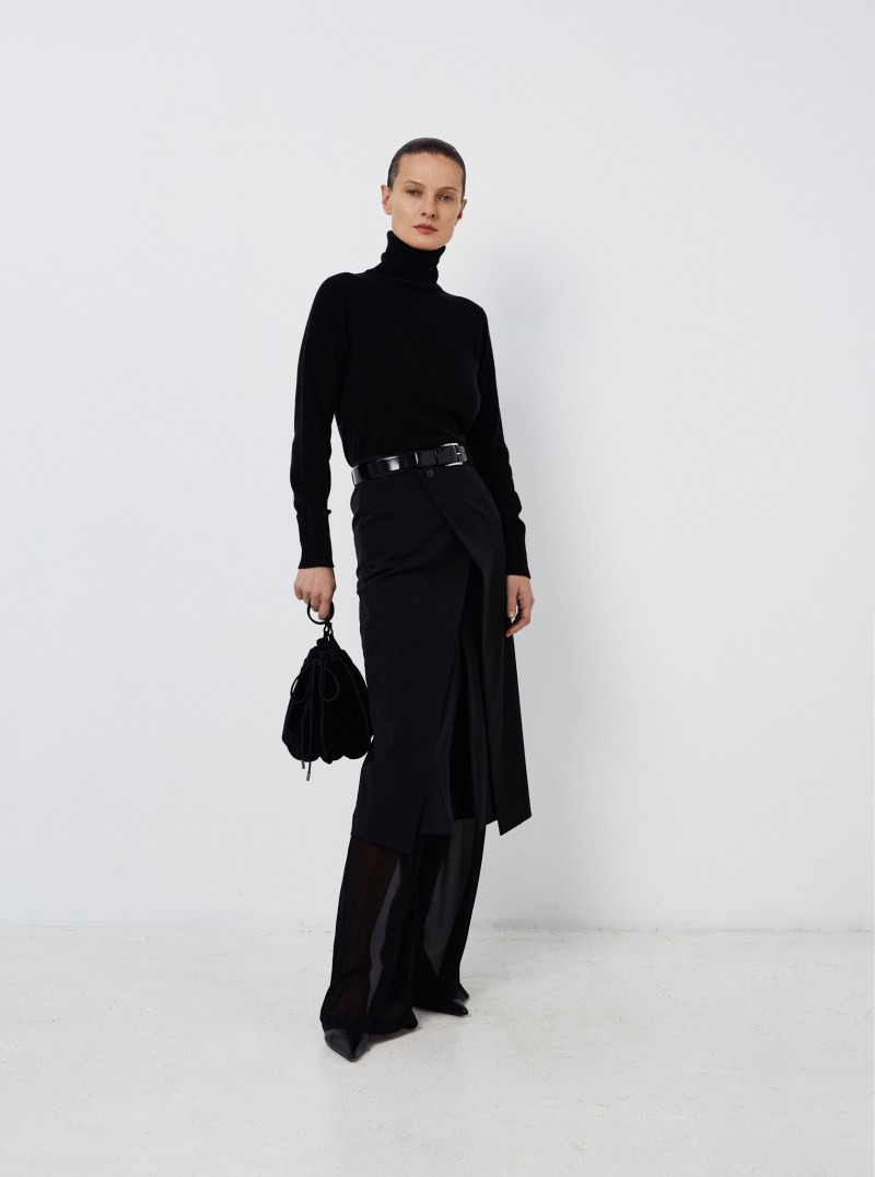 mantu-fall-25-rtw-r-ho-009.jpeg