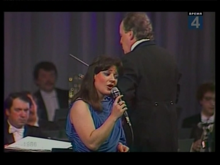 Концерт советской песни в ГЦКЗ Россия (1986).mpg_20250304_222045.722.jpg