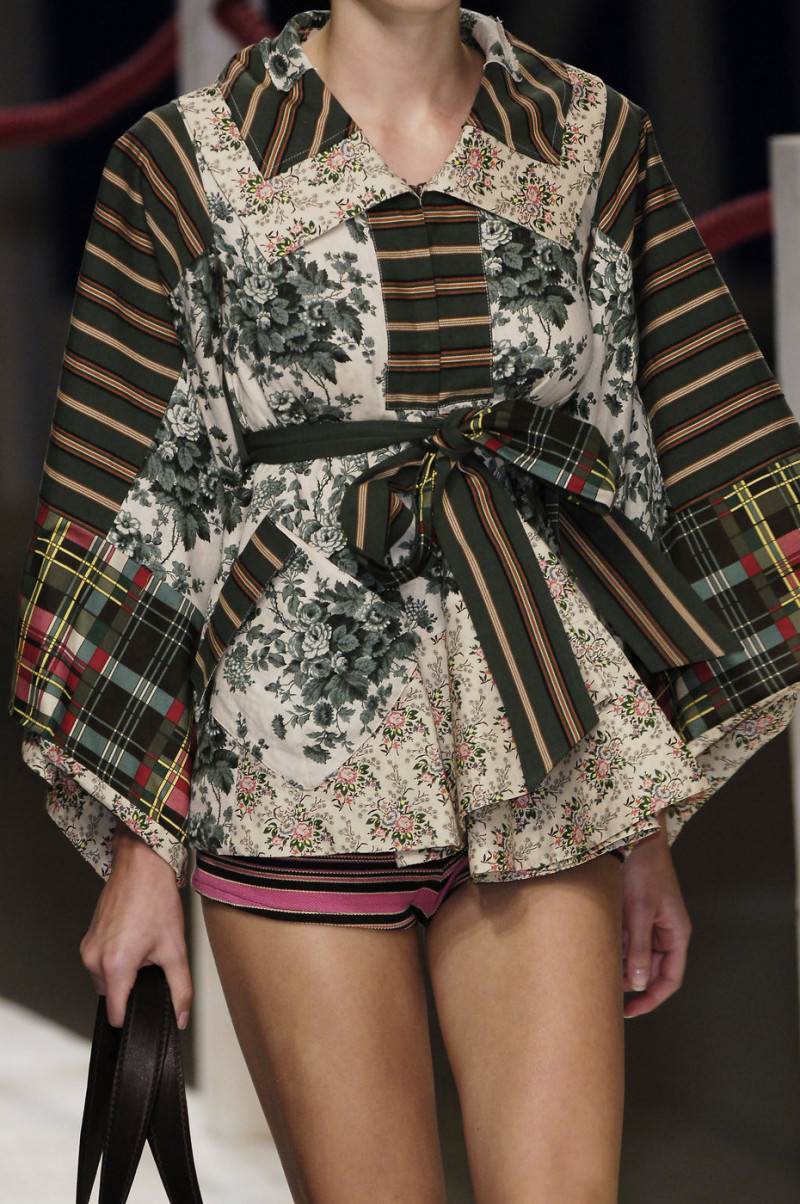 Kenzo+Spring+2006+Details+rxaBFn2kMAsx.jpg
