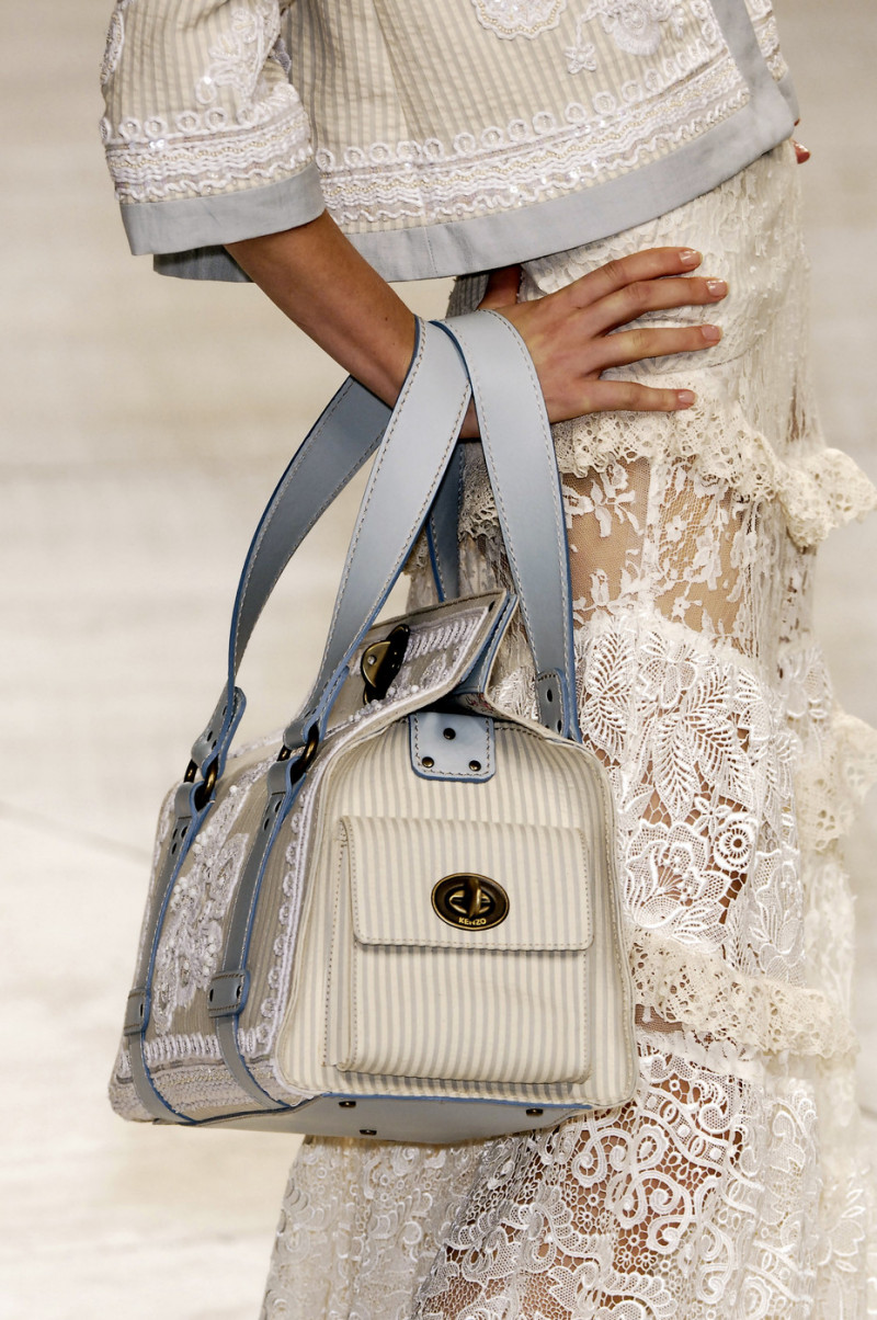 Kenzo+Spring+2006+Details+eT8SGopRnJpx.jpg