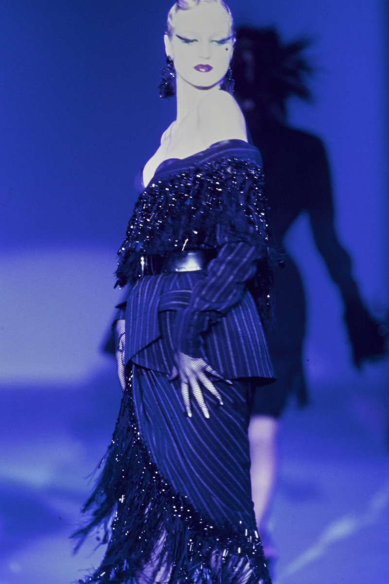 THIERRY-MUGLER-SPRING-1997-RTW-145.jpg