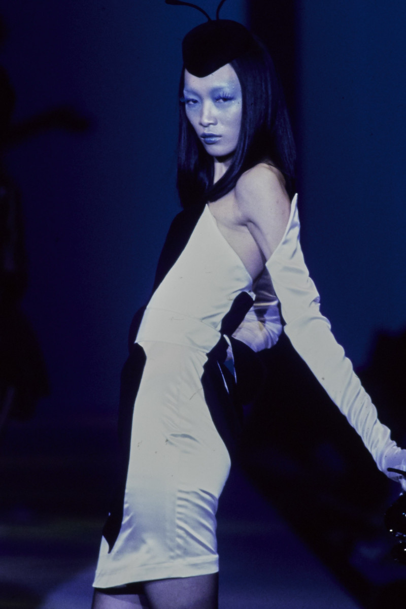 THIERRY-MUGLER-SPRING-1997-RTW-166.jpg