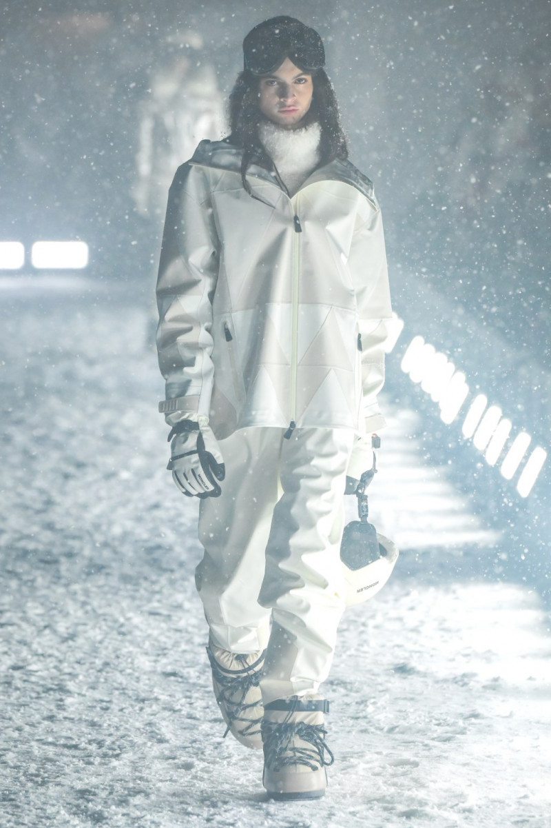 Moncler-Grenoble-F25-runway-GG-114.jpg