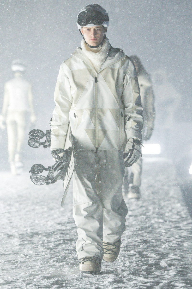 Moncler-Grenoble-F25-runway-GG-113.jpg