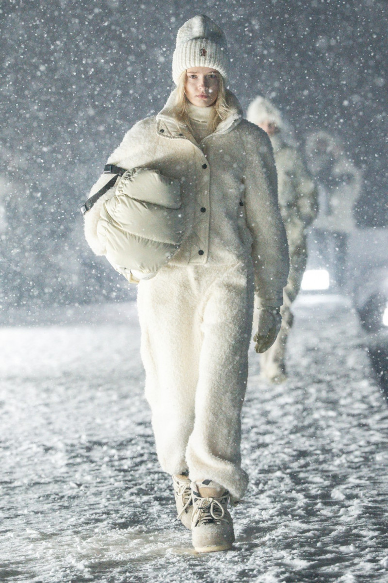 Moncler-Grenoble-F25-runway-GG-123.jpg