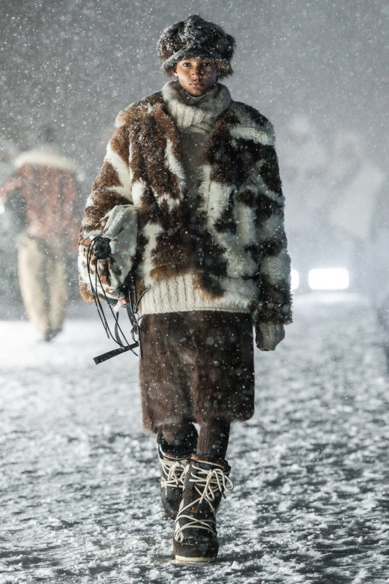 Moncler-Grenoble-F25-runway-GG-039.jpg
