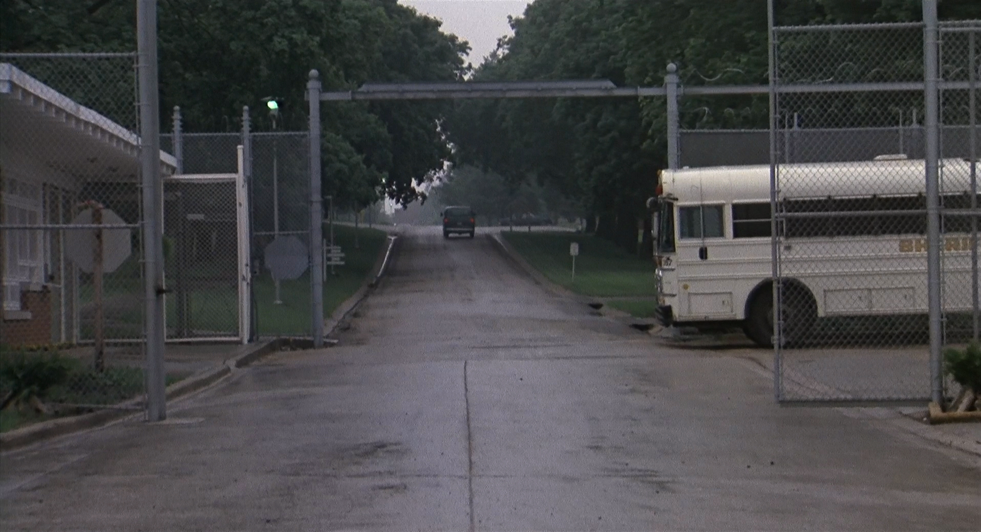 Плохие мальчики (Bad Boys) 1983 BDRip 1080p.mkv_002238.067.png