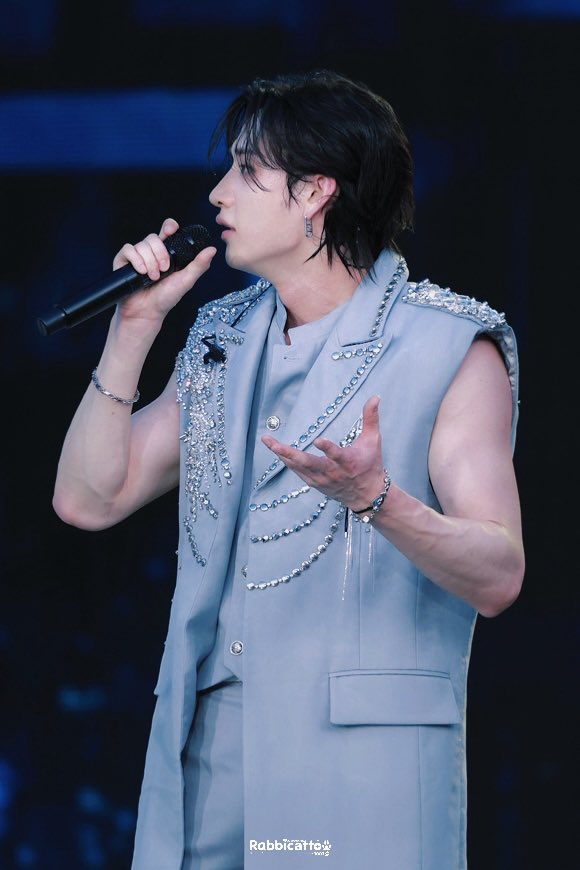 a2d372876793decf3854c0c911885ff8.jpg
