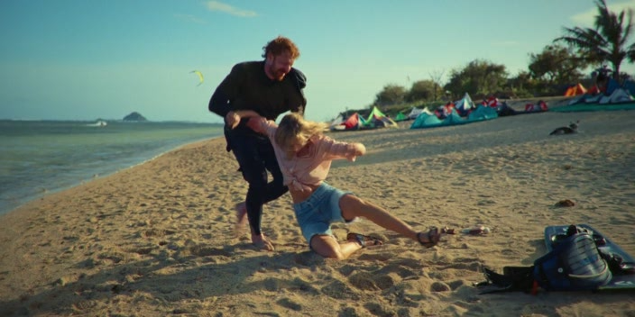 01. Высокий сезон.2025.WEB-DLRip.Files-x.avi_snapshot_37.43.png