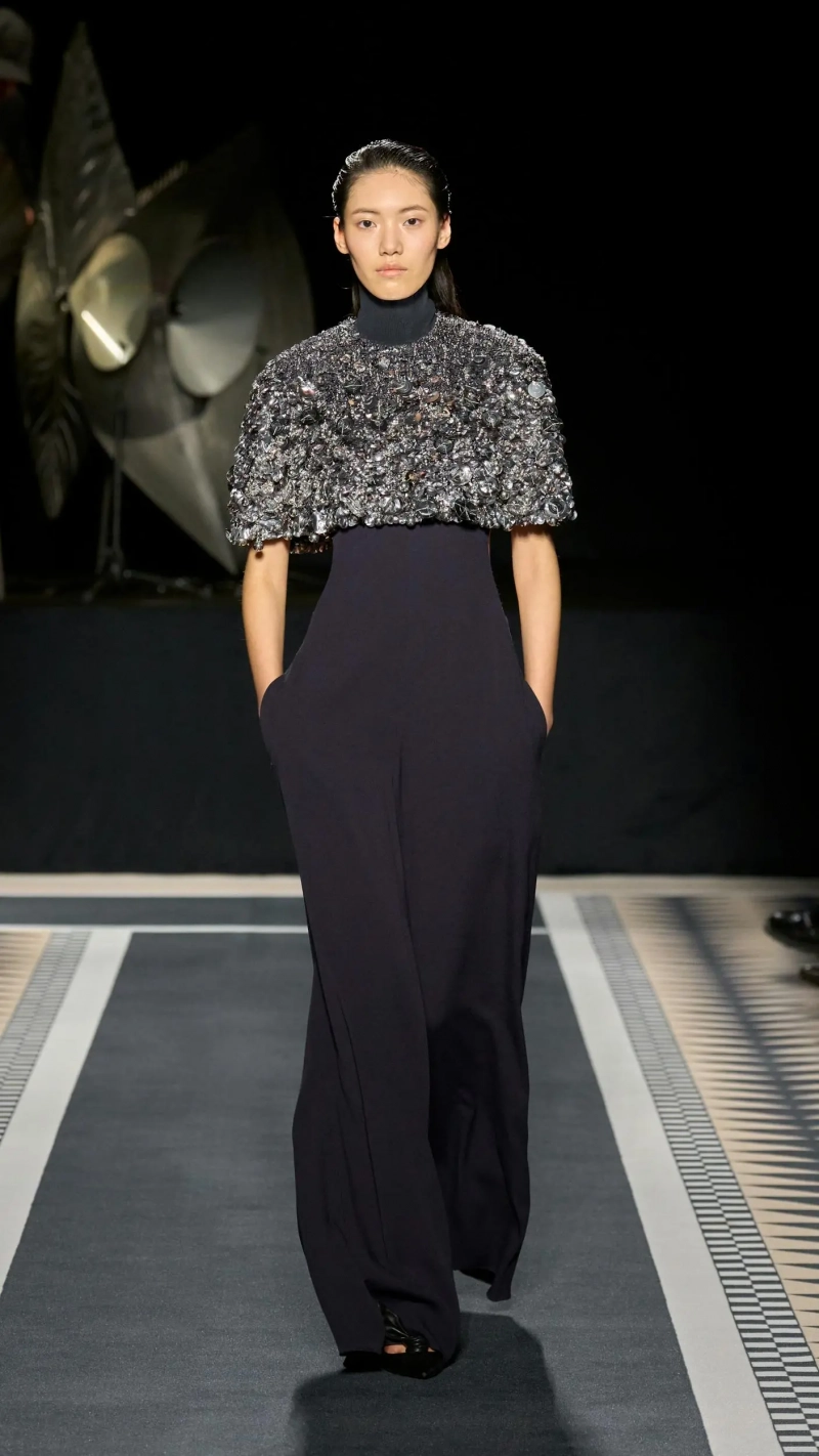 1737983273-1737975052-lanvin-collezione-uomo-donna-autunno-inverno-2025-2026-sfilata-foto-look24.webp
