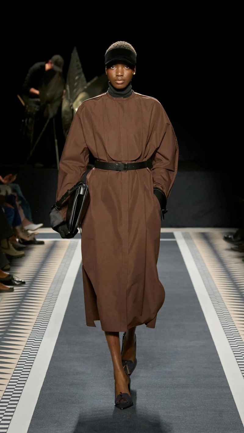1737983043-1737975053-lanvin-collezione-uomo-donna-autunno-inverno-2025-2026-sfilata-foto-look22.webp