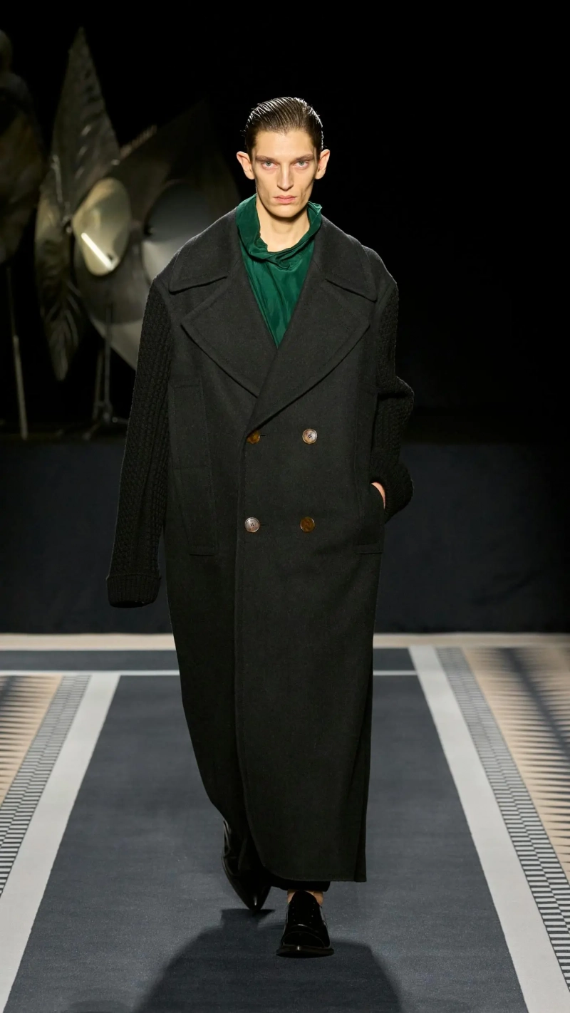 1737983107-1737975054-lanvin-collezione-uomo-donna-autunno-inverno-2025-2026-sfilata-foto-look44.webp