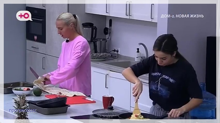 https://i6.imageban.ru/out/2025/10/21/8f4984bd214827ba29d17e9e51c9ac1e.jpg