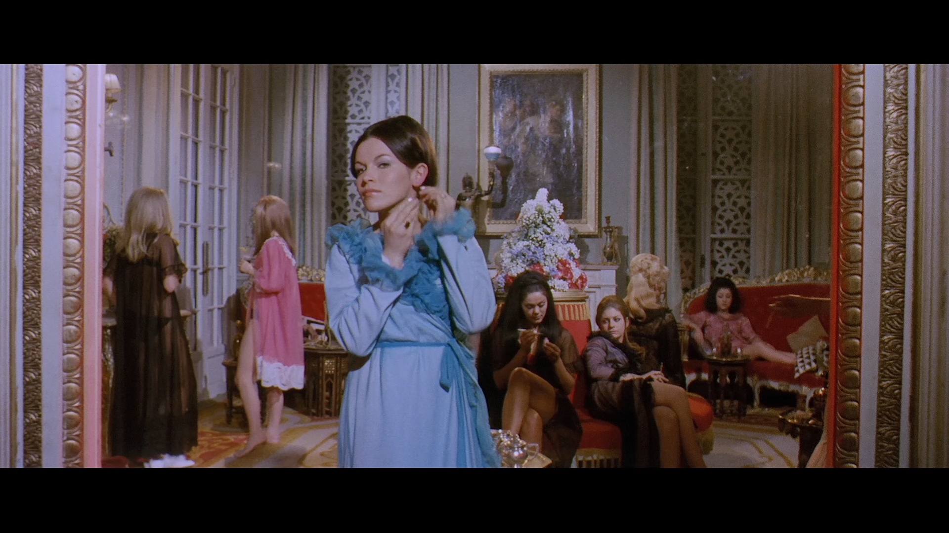 House.of.a.1000.Dolls.1967.BDRemux.1080p.mkv_snapshot_00.20.10.822.png