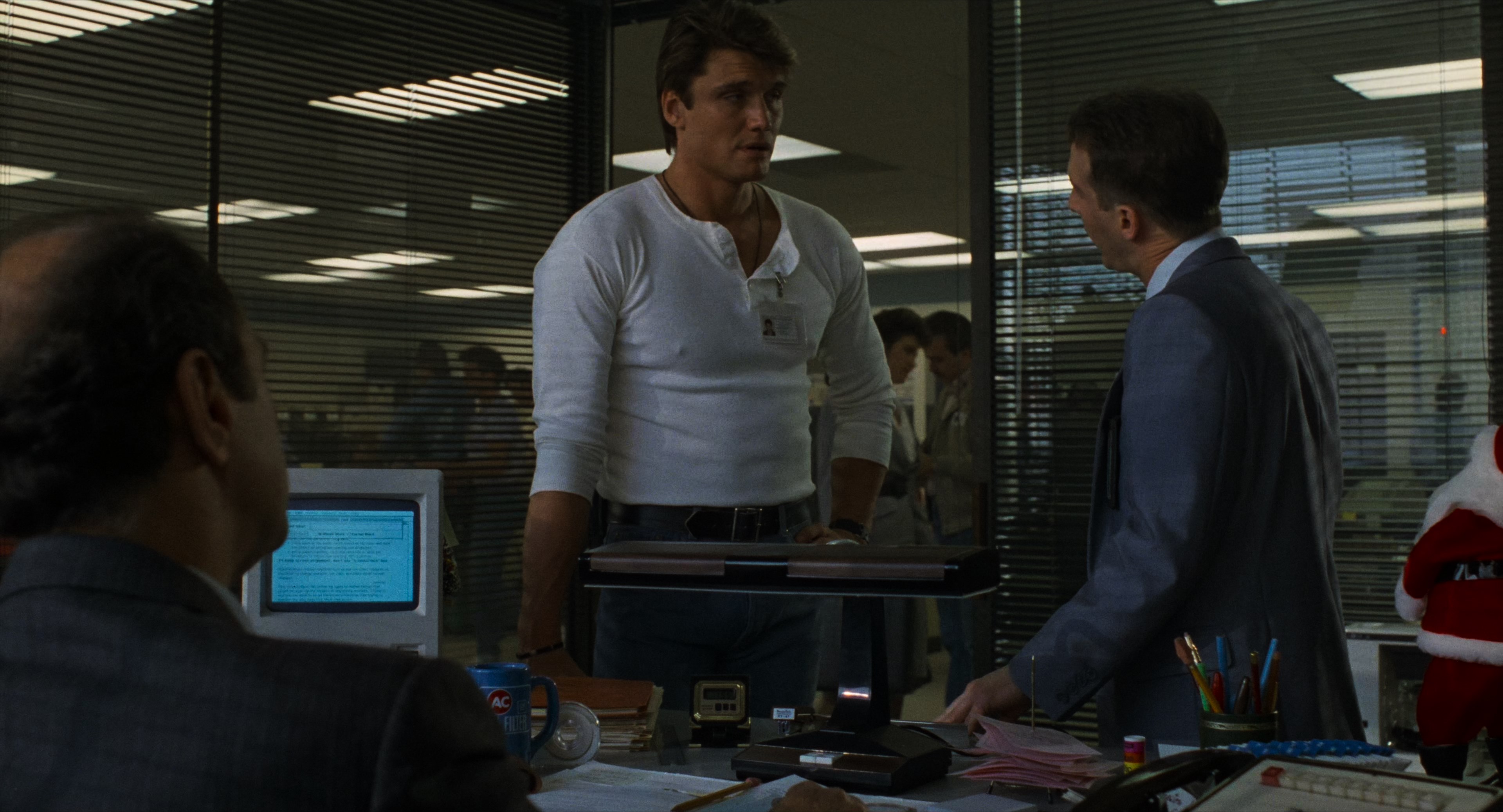 Ангел тьмы (1).mkv_snapshot_00.18.43.949.jpg