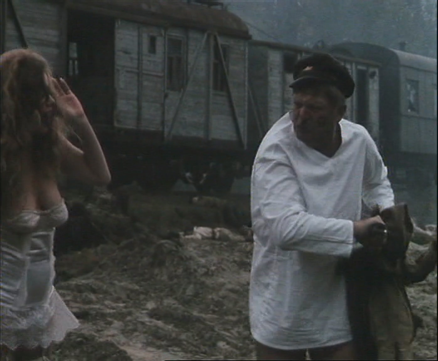 Елена Смолина Конь Белый 4 серия (1993).mp4_20251119_135958.564.jpg