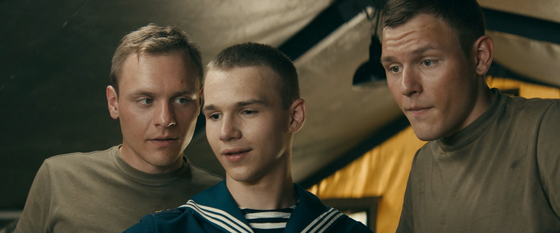 Нахимовцы. Янтарный берег 2025 WEB-DL 1080p.mkv_snapshot_01.01.22.png