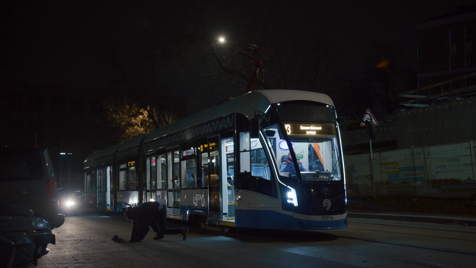 Tajnyj sovetnik.S01E01.2025.WEB-DL.1080p.mkv_snapshot_05.32.png