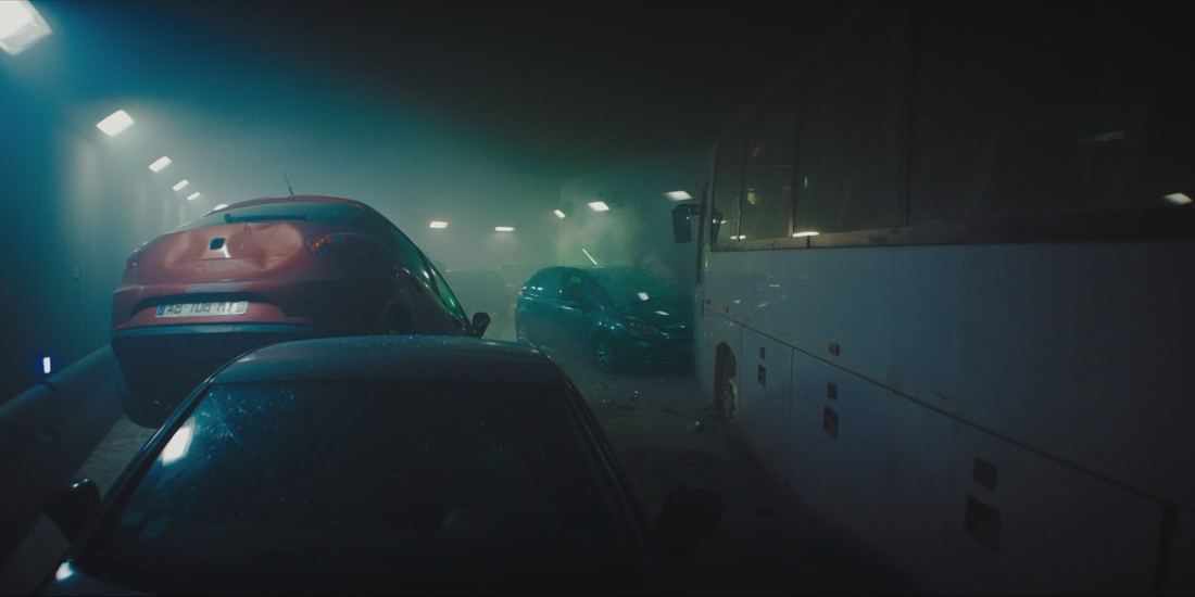 В ловушке (2025) WEB-DLRip-AVC_ivanes.mkv_snapshot_00.04.15.640.png