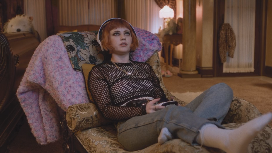 Мэри Сью против всех (2025) WEB-DLRip-AVC_ivanes.mkv_snapshot_00.18.52.458.png