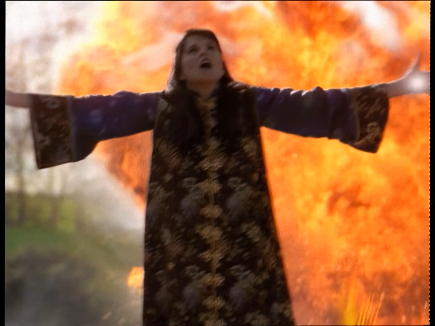 5.7 Back In A Bottle - Любовь побеждает войну.mkv_snapshot_34.23.040.png