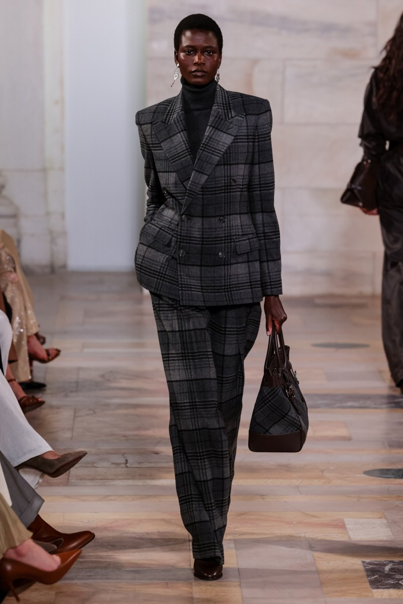 Ralph-Lauren-s25-rtw-runway-MO-020.jpg