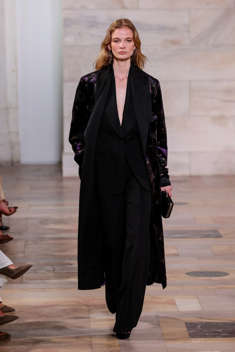 Ralph-Lauren-s25-rtw-runway-MO-037.jpg
