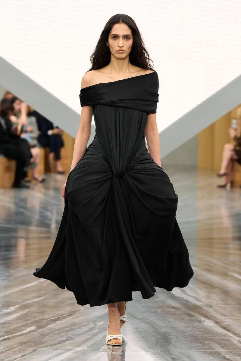 00048-christian-dior-spring-2026-ready-to-wear-credit-gorunway.webp