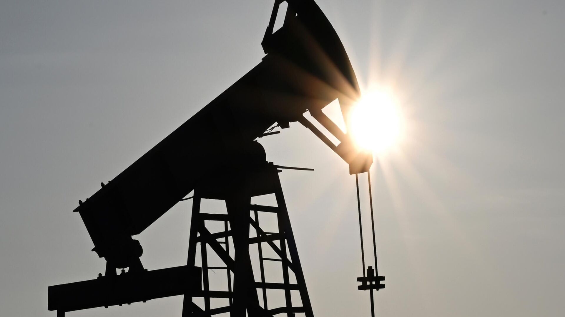 Нефтедобыча в Венесуэле упадет, если США продолжат блокаду, пишет Kpler