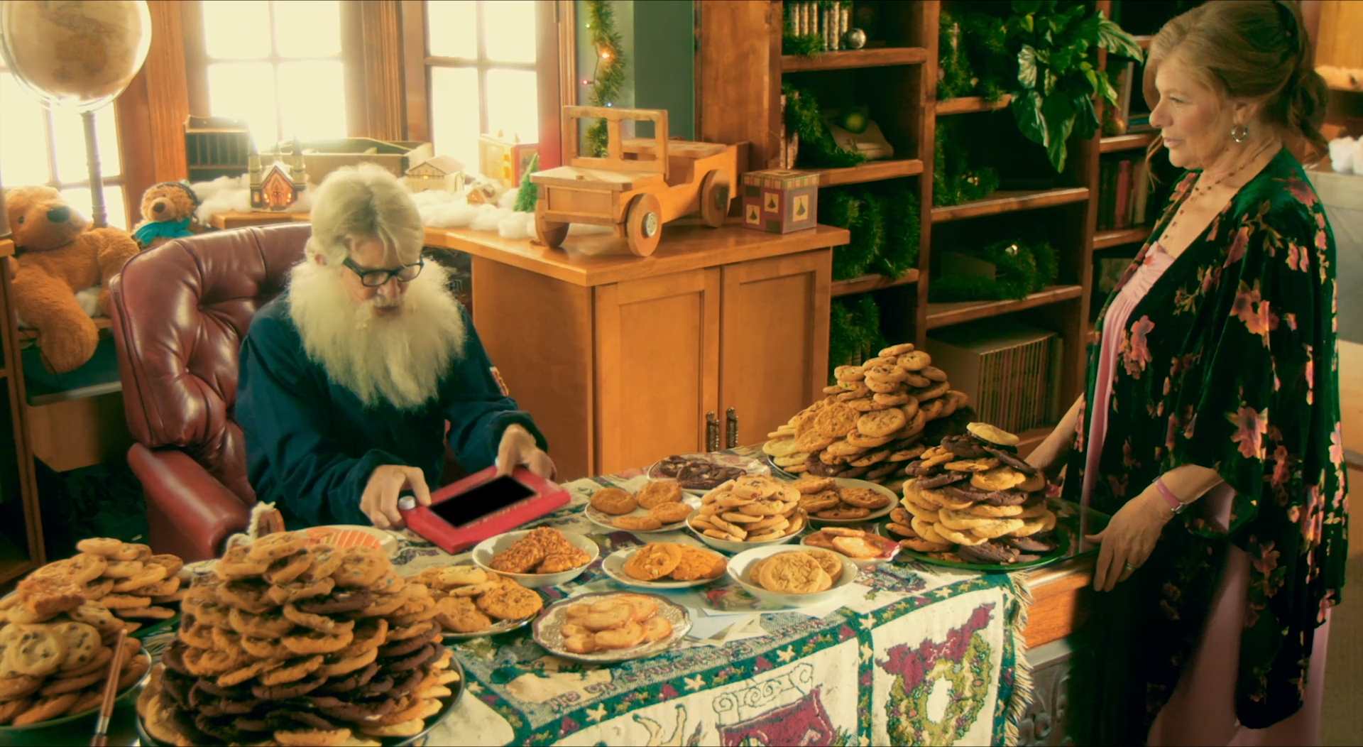 Santa's Cousin 2024 WEB-DL 1080p.mkv_snapshot_00.58.29.png