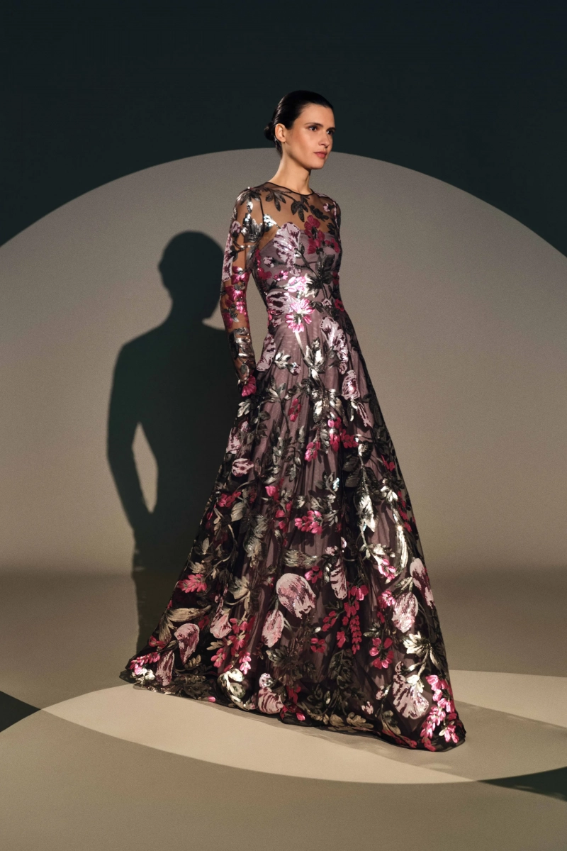 00013-naeem-khan-pre-fall-2026-credit-brand.webp