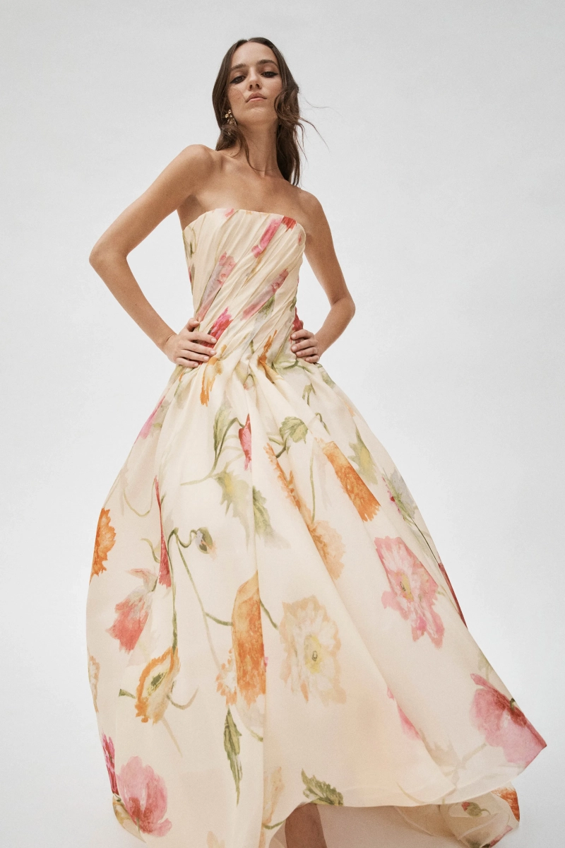 00022-carolina-herrera-resort-2026-credit-brand.webp
