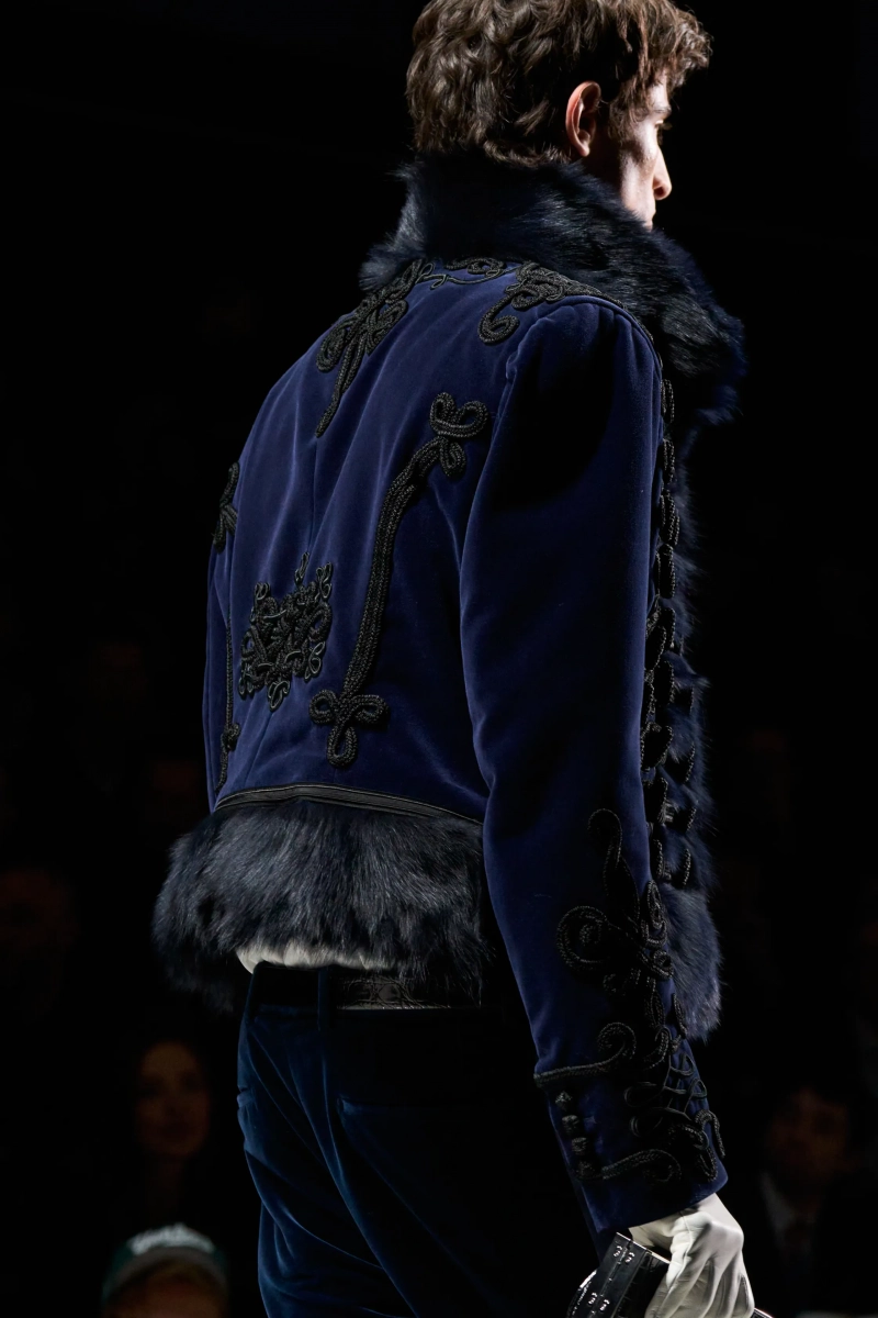 00197-dolce-and-gabbana-fall-2026-menswear-details-credit-gorunway.webp